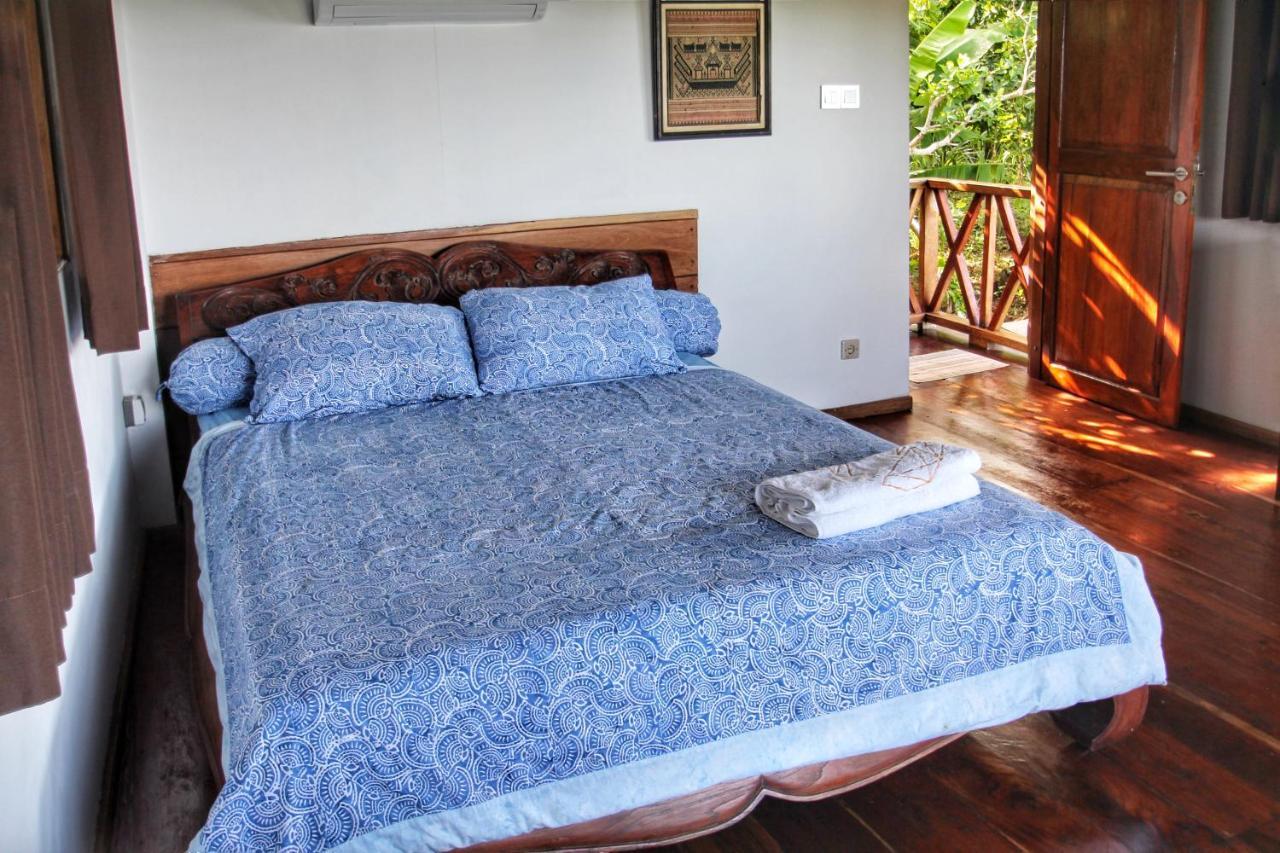 Boa Hill Surf House Nembrala Exterior foto