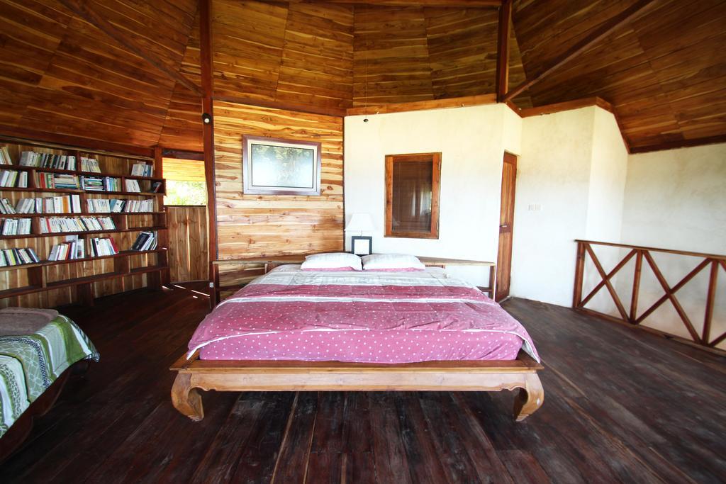 Boa Hill Surf House Nembrala Exterior foto