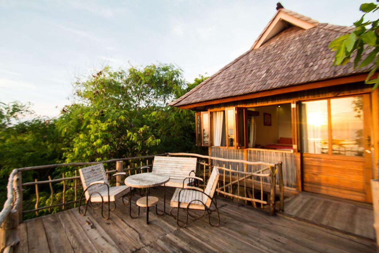 Boa Hill Surf House Nembrala Exterior foto