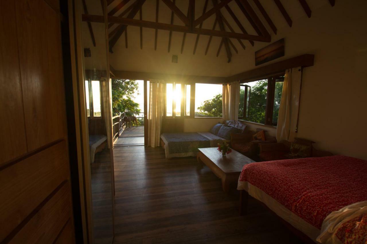 Boa Hill Surf House Nembrala Exterior foto